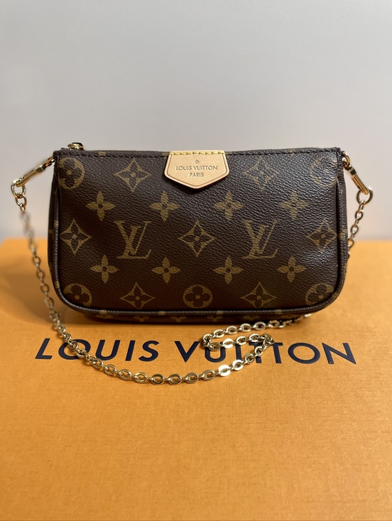 Louis Vuitton Handbags - Louis Vuitton Monogram Small Pochette